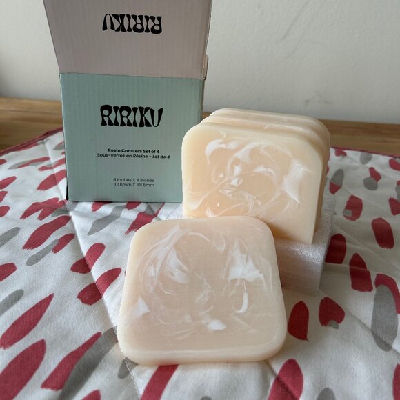 Ririku Resin Coasters Set of 4 Brand New in Box - Picture 1 of 3